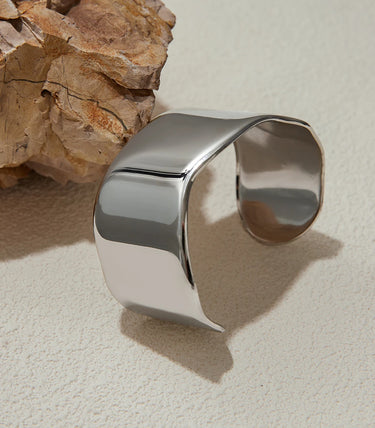 Твърда wavy масивна гривна