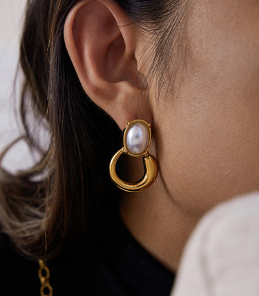 Висящи обеци на винт с перли