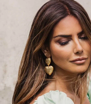 Висящи обеци сърца с флорални орнаменти